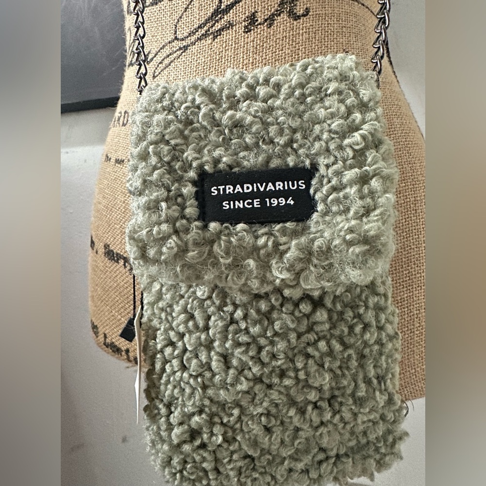 🆕Stradivarius Sherpa Crossbody Chain Bag